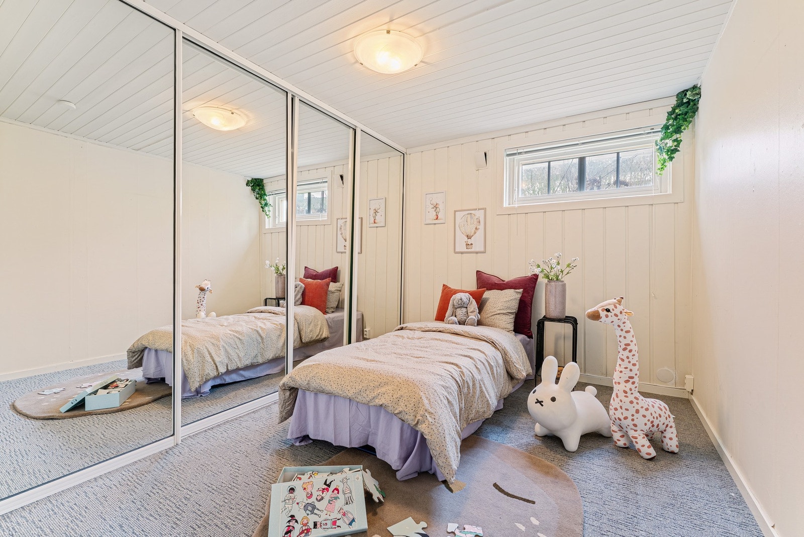 Rommet er på 6,97 kvm og innredet som soverom
Det gjøres oppmerksom på at rommet ikke er godkjent for varig opphold. Galleribilde