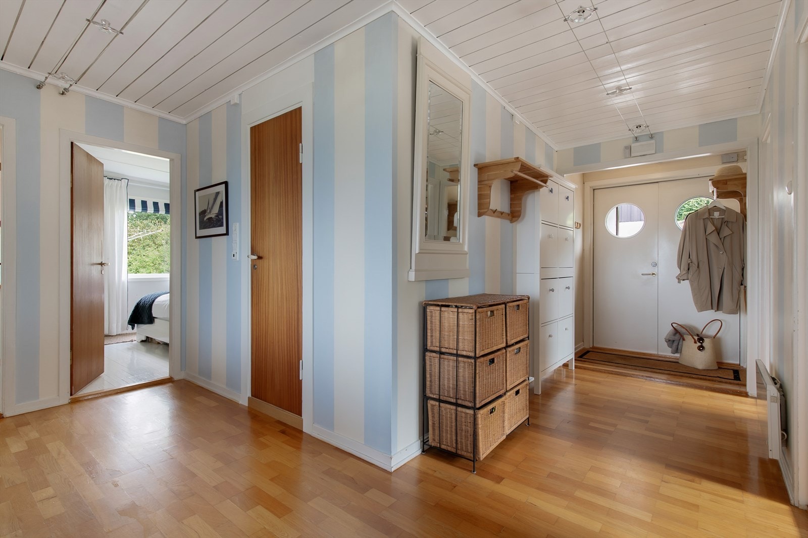 Gangens sentrale plassering sikrer god flyt mellom alle rom. Galleribilde