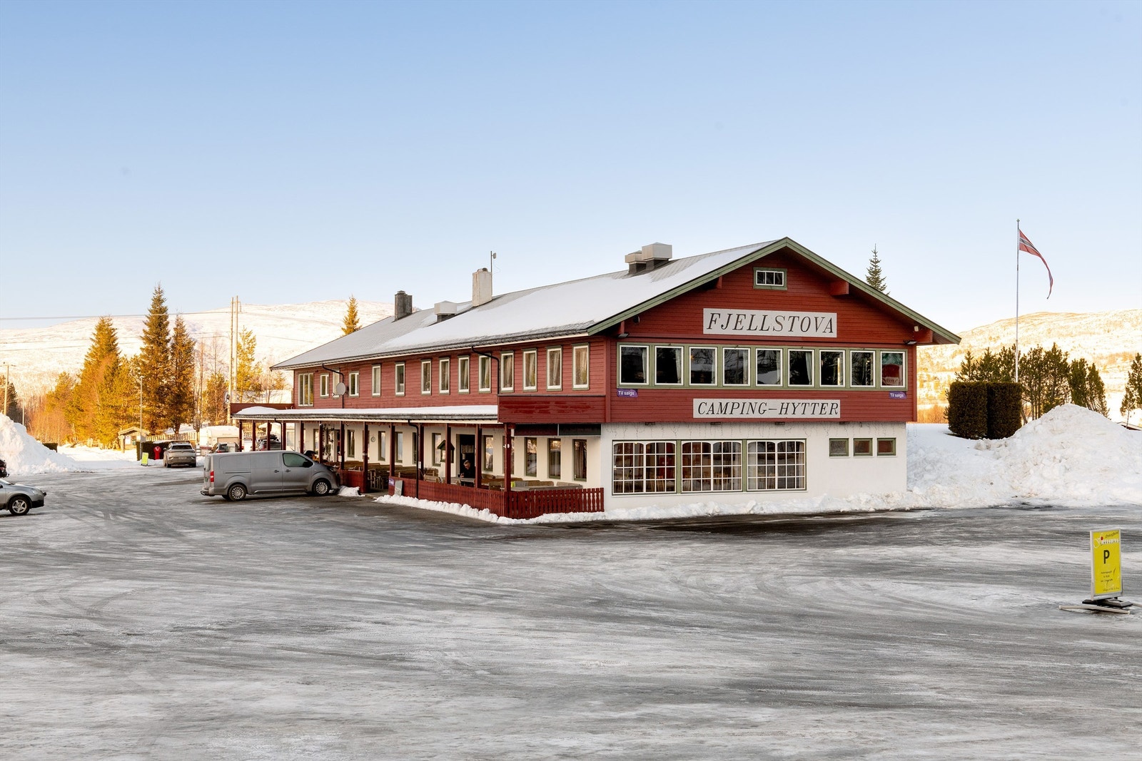 Ørskogfjell Skisenter og Fjellstova ligger kun ca. 1 km fra hytta Galleribilde