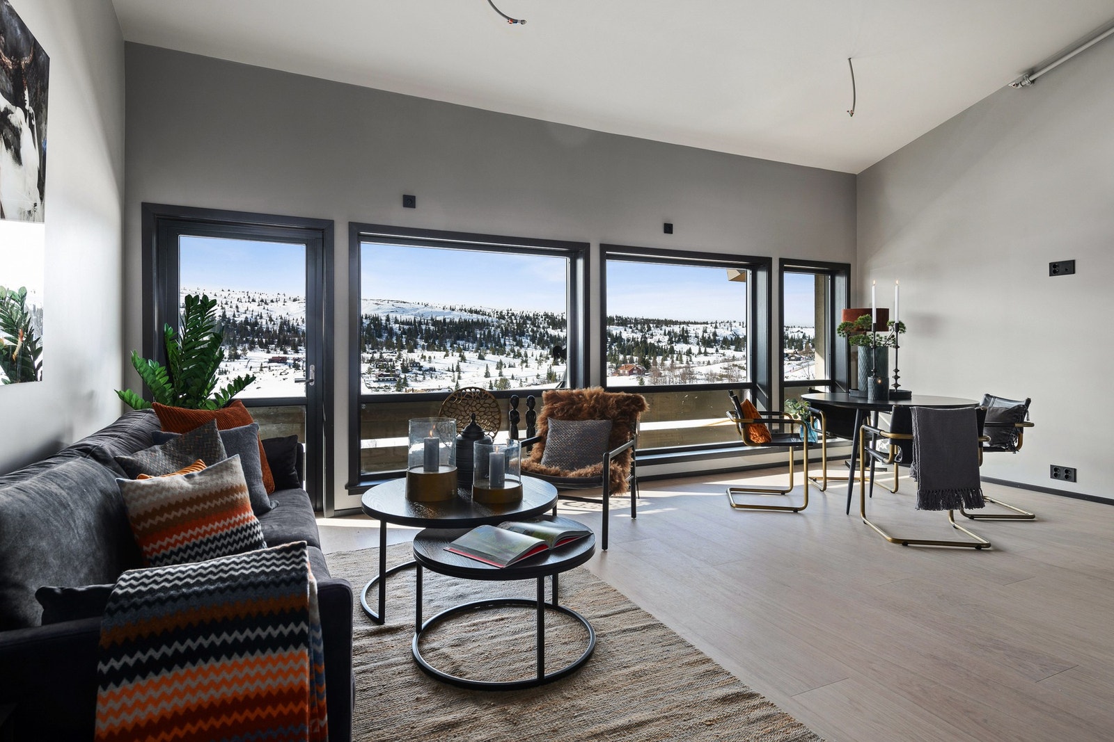 Det er høyt under taket som gir en romslig følelse. Galleribilde