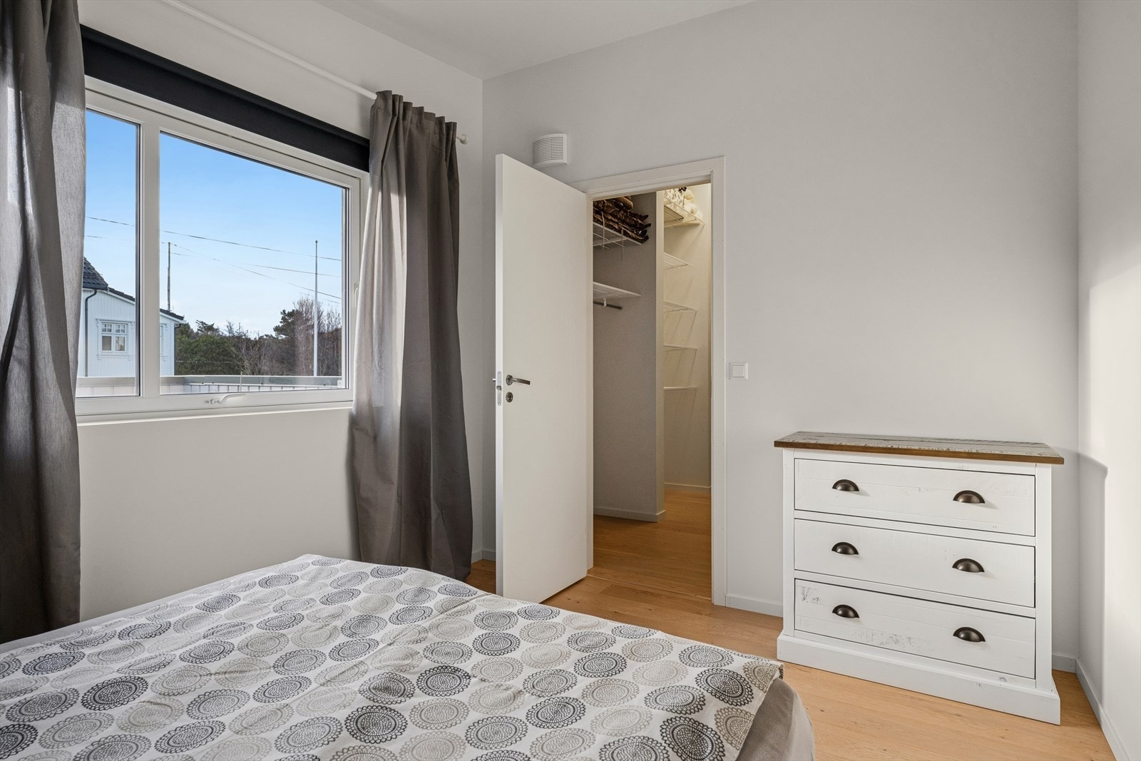 Hovedsoverom med egen garderobe Galleribilde