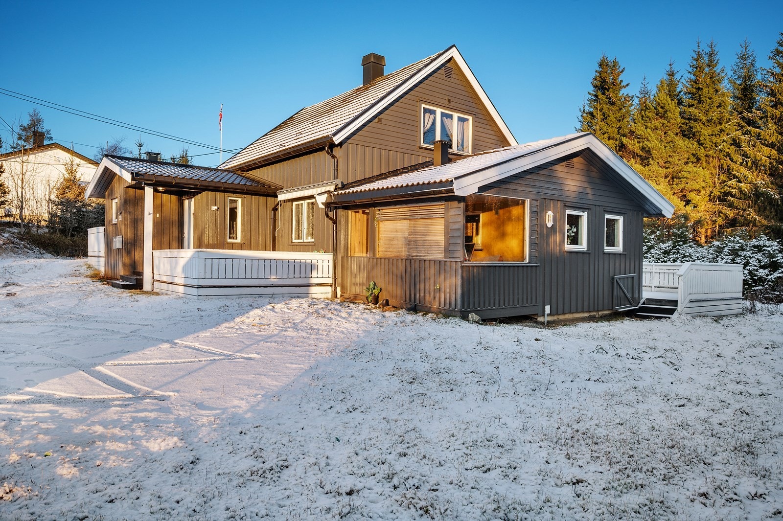 Danizen Navinathas v/DNB Eiendom har gleden av å presentere Åslettavegen 12 på Eidsvoll! Galleribilde