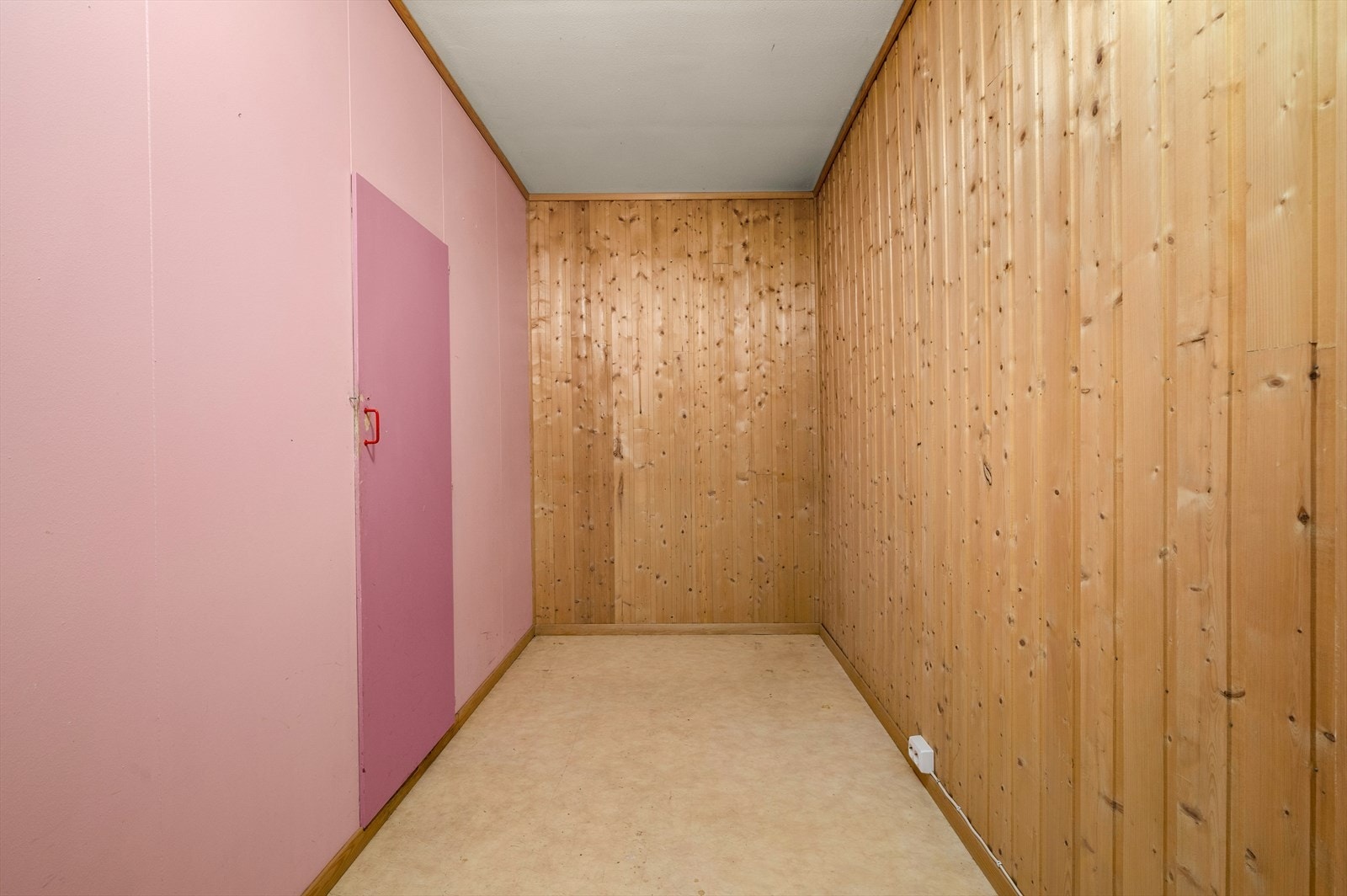 Innvendig bod på 7.5 m². Galleribilde