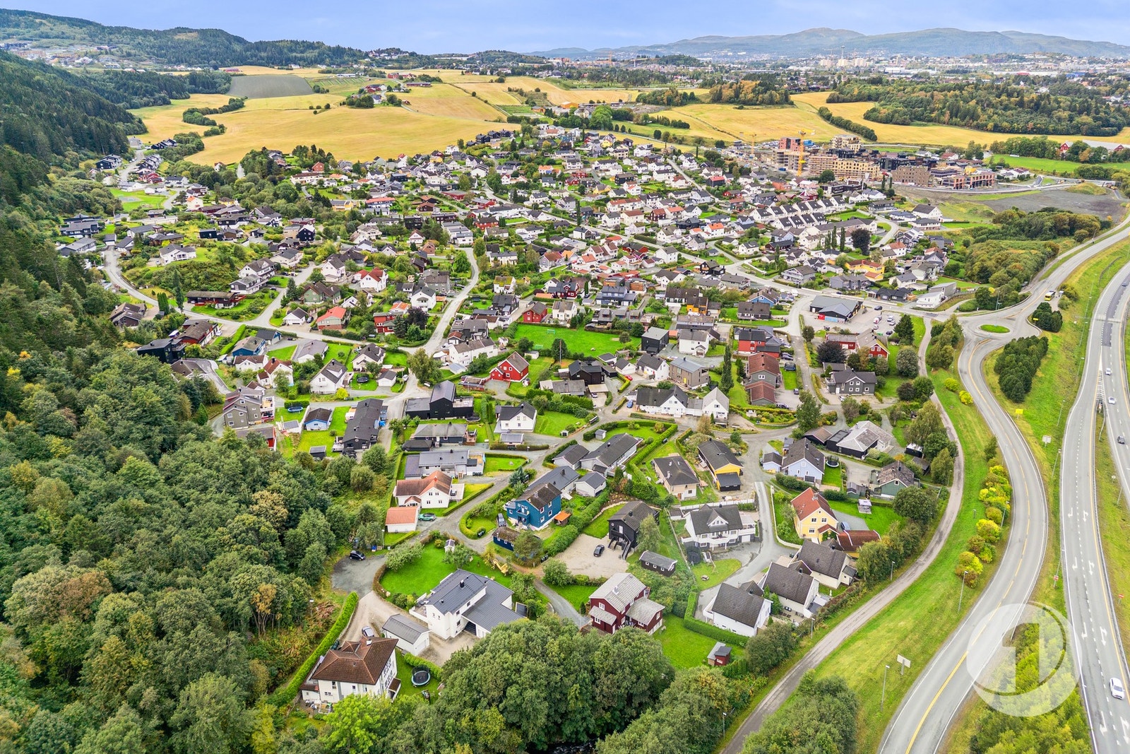 Olderdalen er et barnevennlig boområde, som i all hovedsak består av familieboliger i naturskjønne omgivelser. Galleribilde