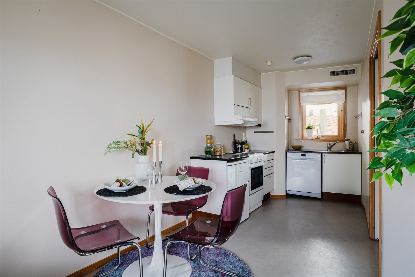 Gjennomgående leilighet med vindu også på kjøkken Galleribilde