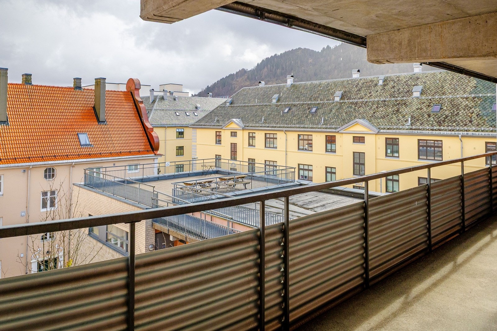 Utsikt fra entredøren Galleribilde