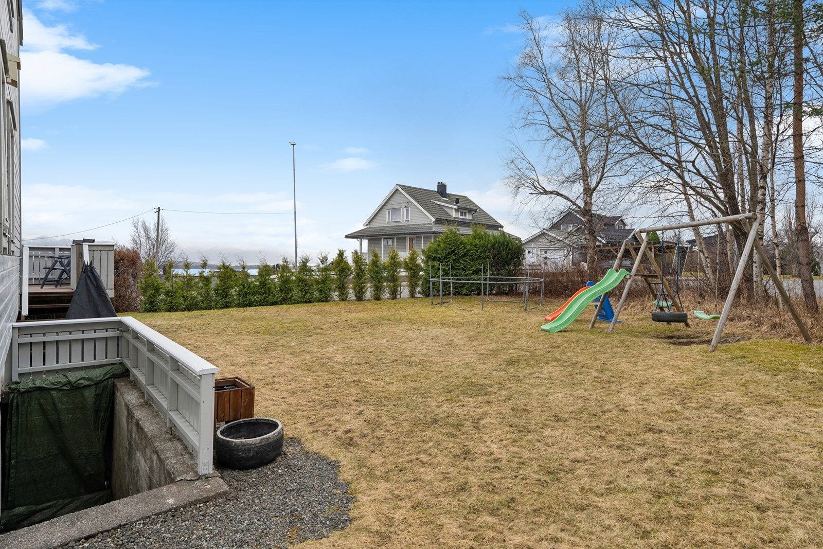 Hagen innbyr til lek og moro for små og store. Galleribilde