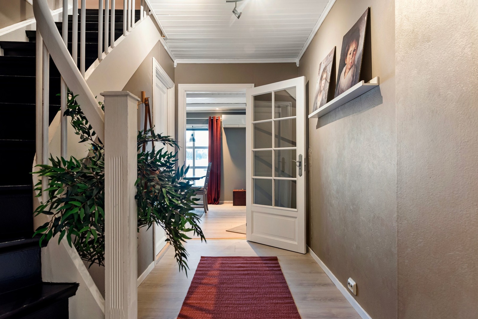 Gang fra entré til stue. Galleribilde