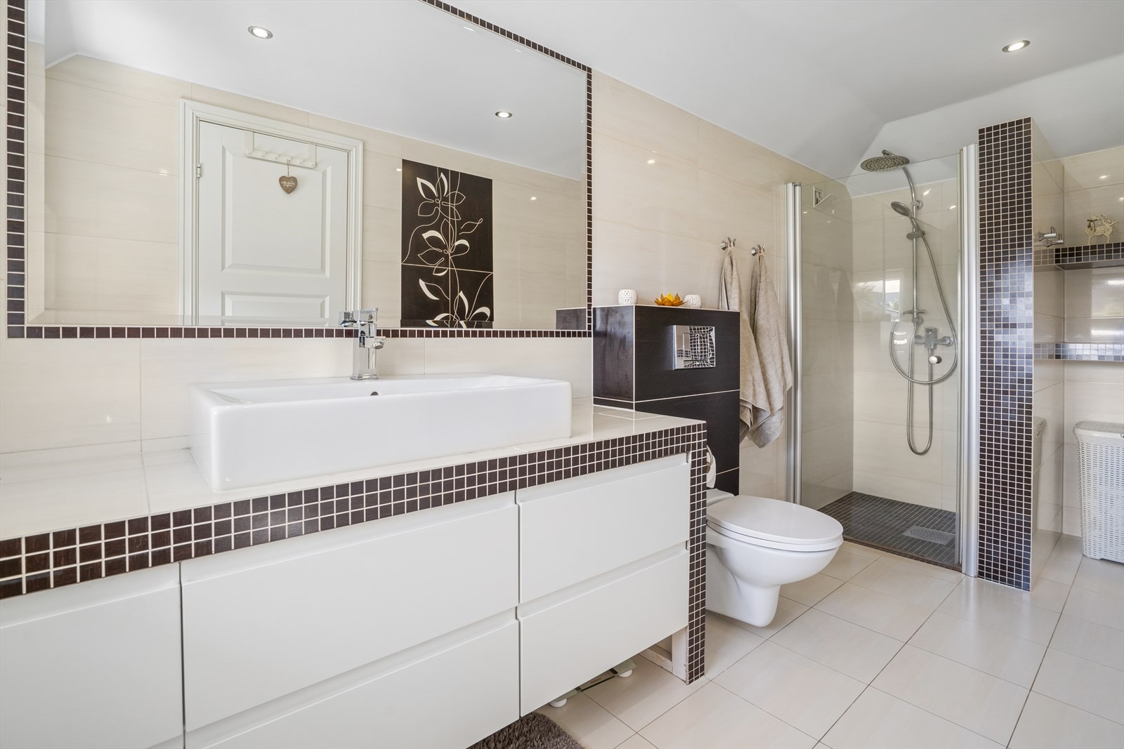 Baderommet i første etasje. Galleribilde