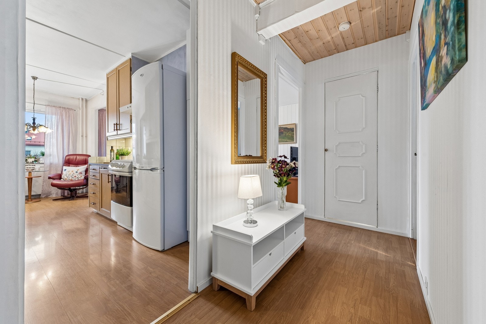 Innbydende og romslig entre. Galleribilde