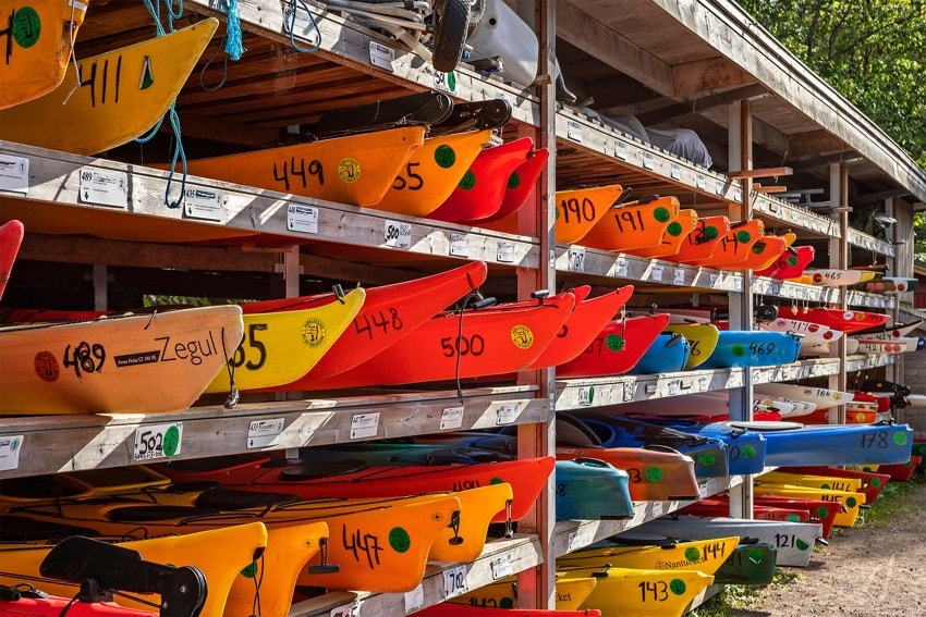 Nøklevann ro- og padleklubb med utleie av blant annet kanoer og kajakker. Galleribilde