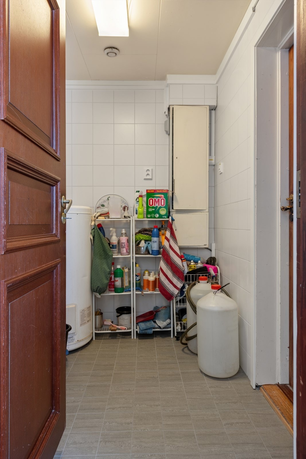 Vaskerom, renovert med bla nytt flisgulv 2026. Direkte adkomst fra ute. Galleribilde