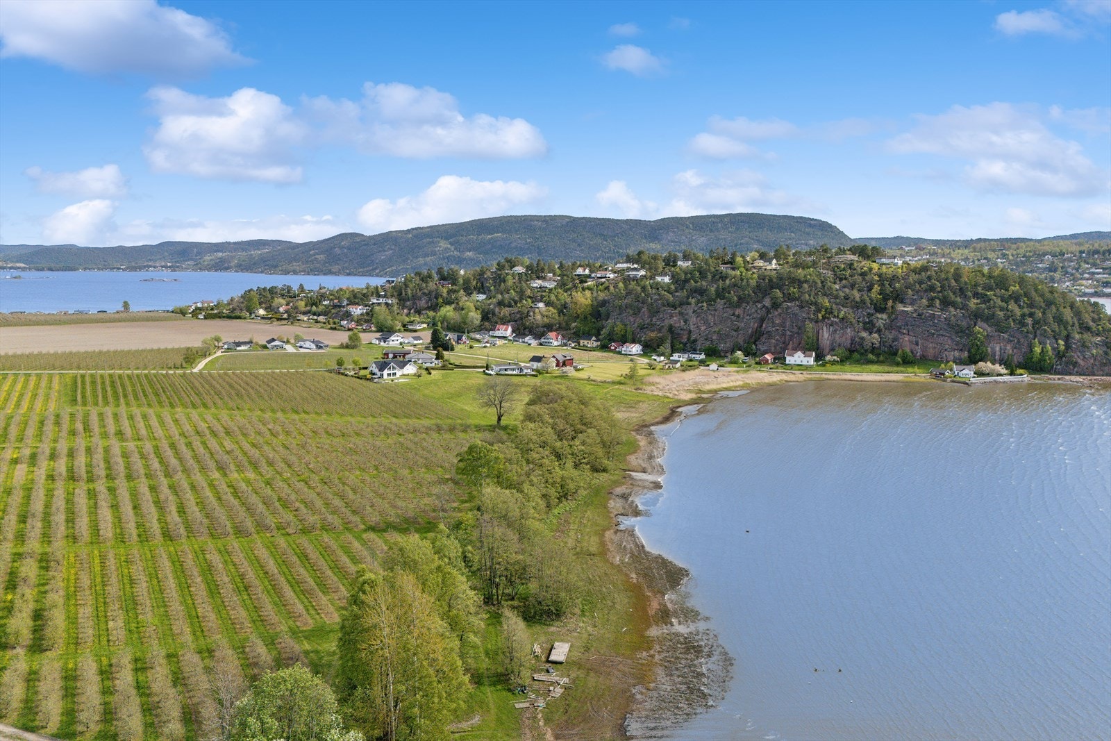 Idyllisk beliggende eiendom som tilbyr ro og naturskjønnhet. Galleribilde