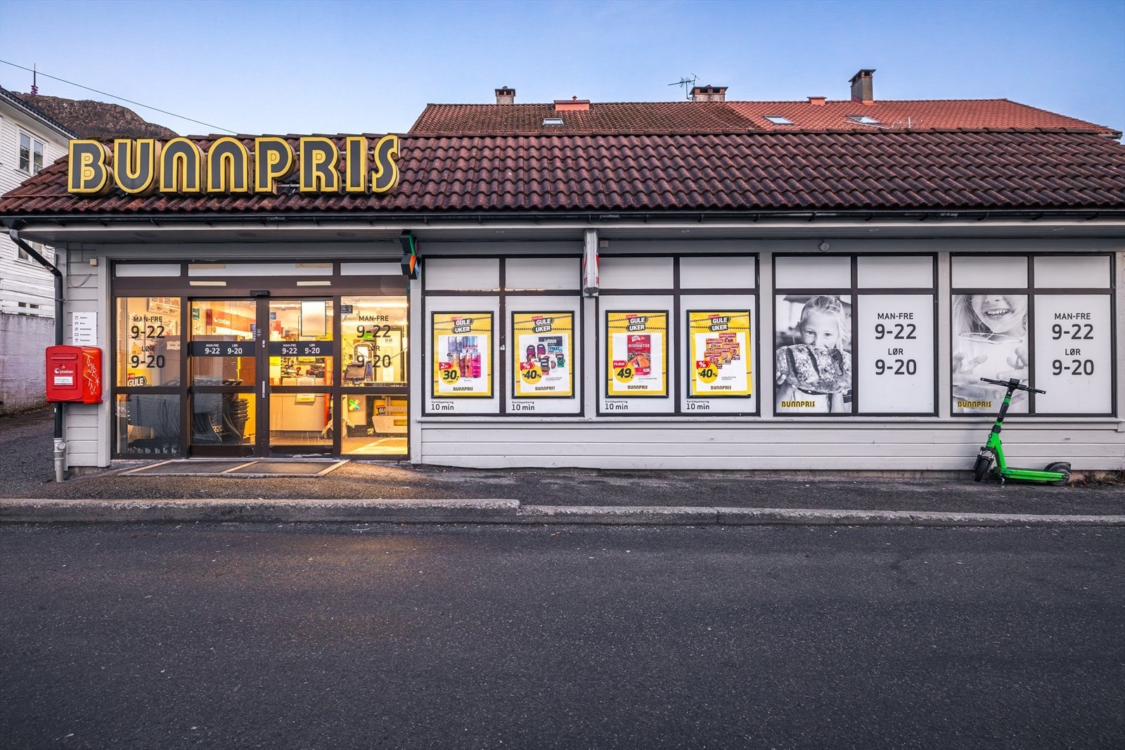 Det tar 1 minutt å gå til nærmeste dagligvarebutikk, som ligger i samme gate Galleribilde