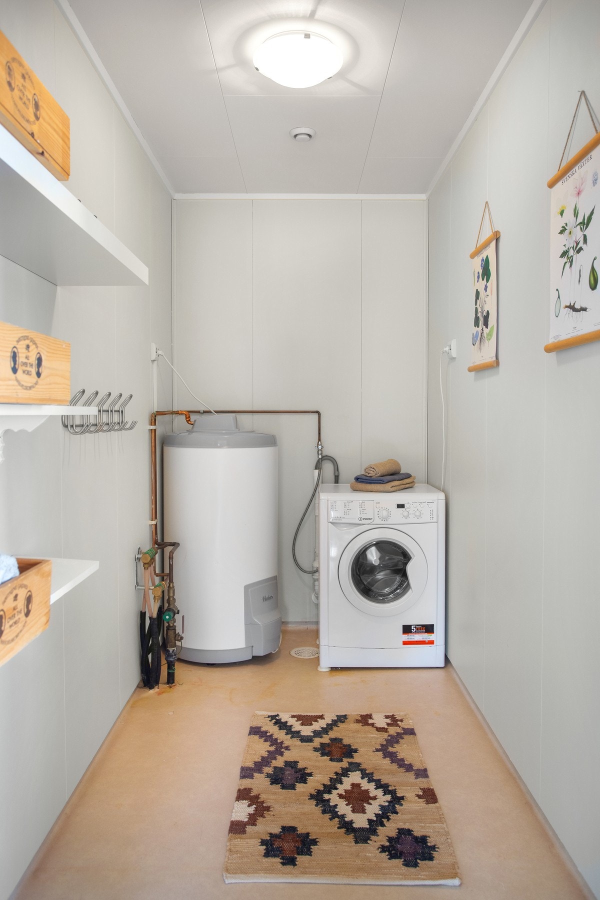 Bod benyttet til vaskerom. Det foreligger ingen søknad om bruksendring og kjøper overtar risiko for dette. Galleribilde