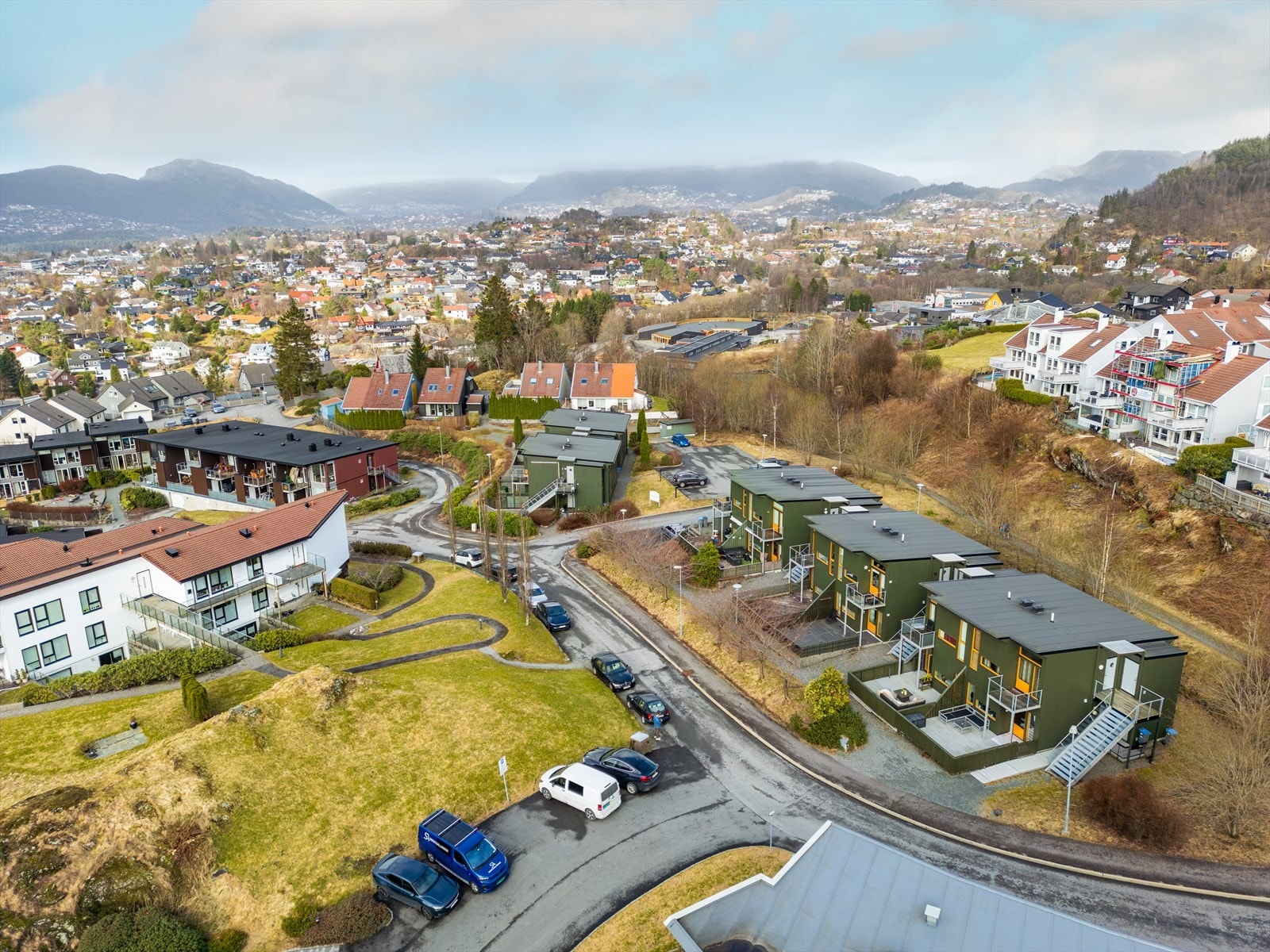 Kort vei til buss, dagligvarebutikk, Lagunen og skole/barnehage Galleribilde