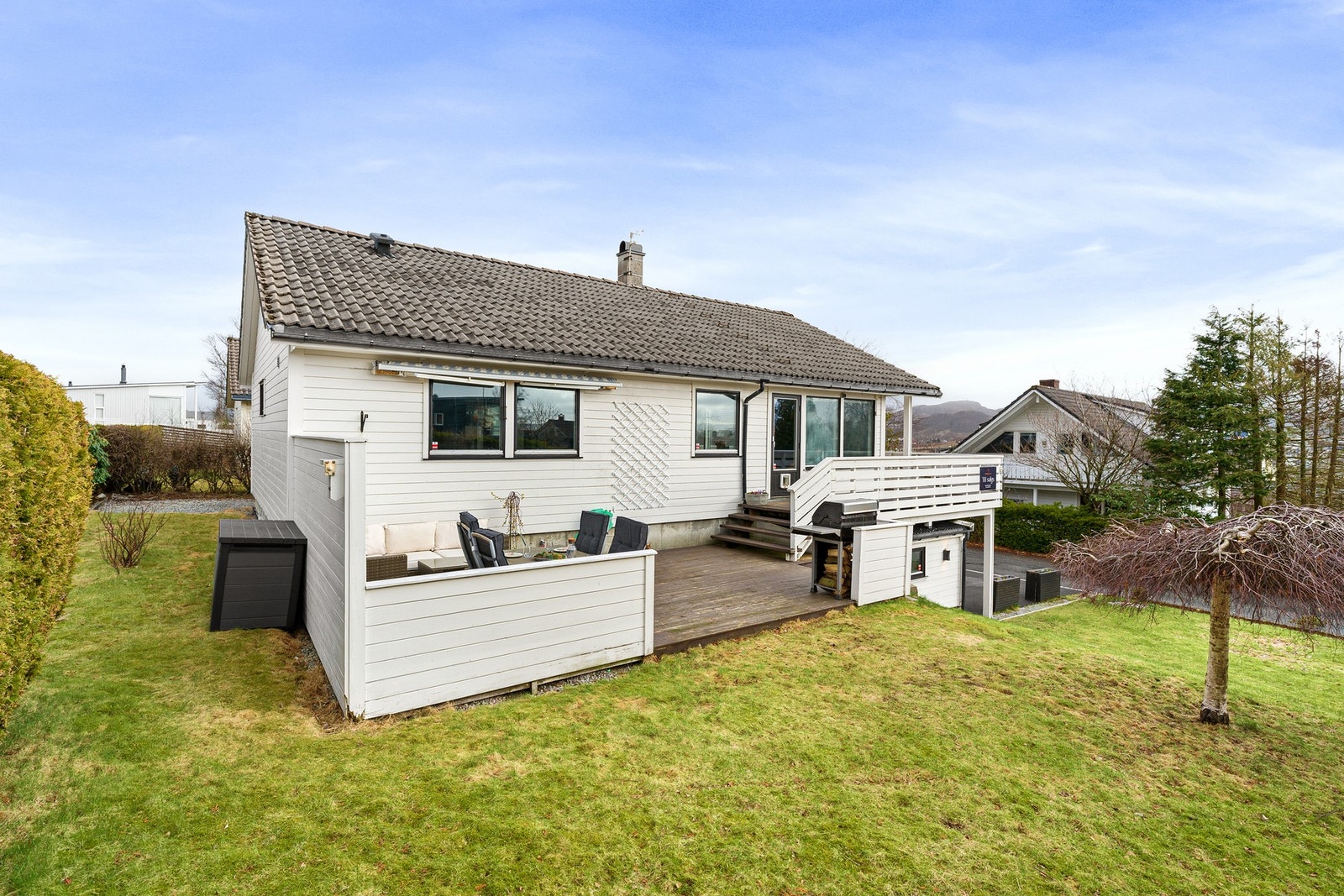 Uteområde gir god plass til utemøbler og hyggelige stunder. Galleribilde