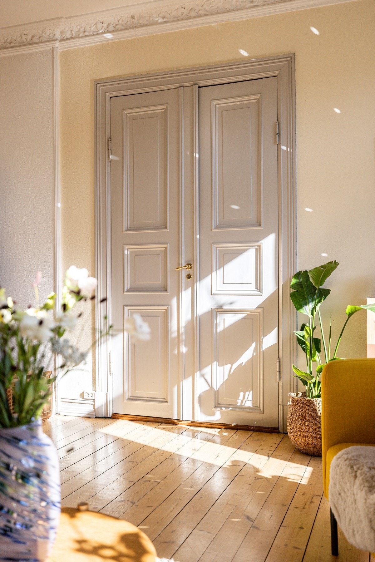 De doble fløydørene kan lukkes på denne måten om ønskelig. Galleribilde