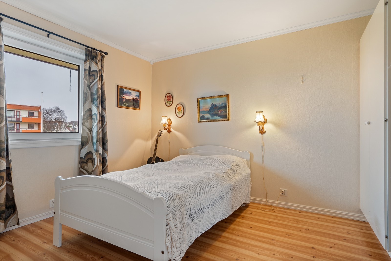 Dobbelt soverom med garderobeskap. Galleribilde