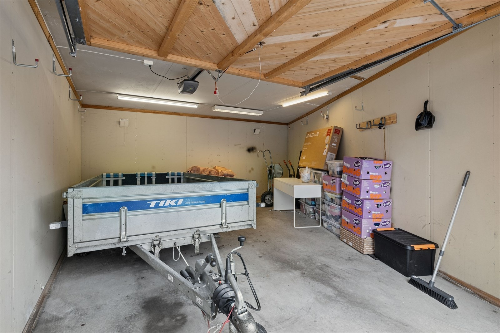 God lagringsplass i garasjen Galleribilde