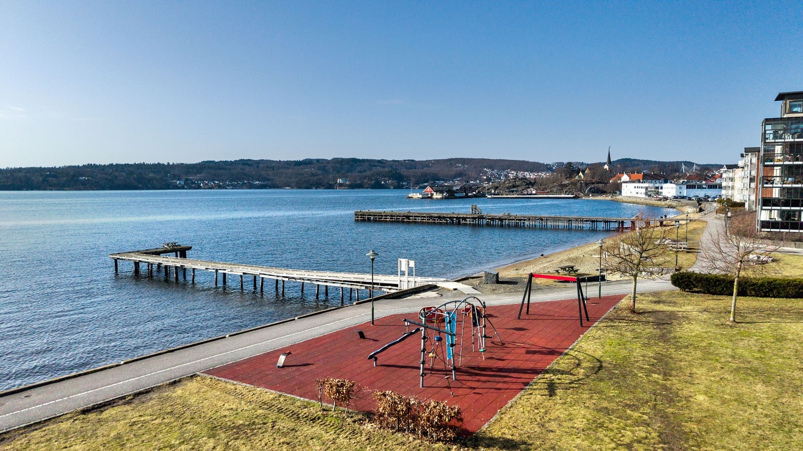 Karistranda ligger rett nedenfor. Galleribilde