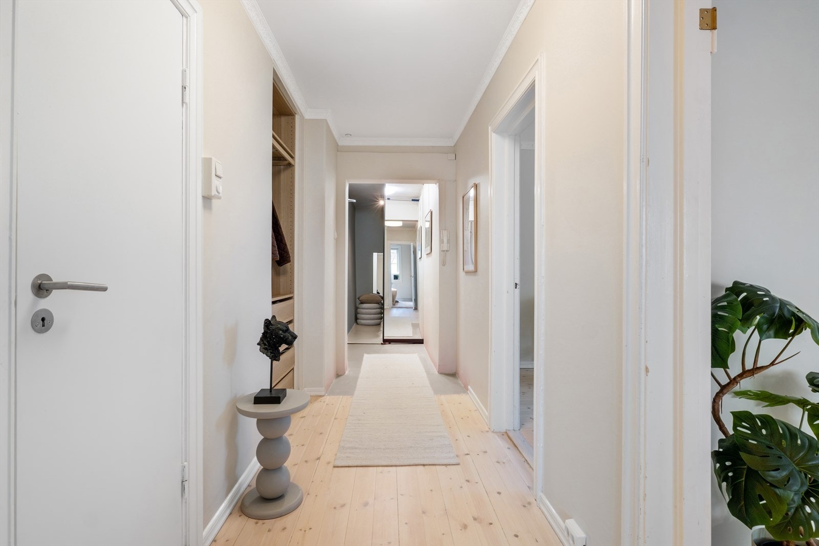 En innbydende entré ønsker velkommen inn! Galleribilde