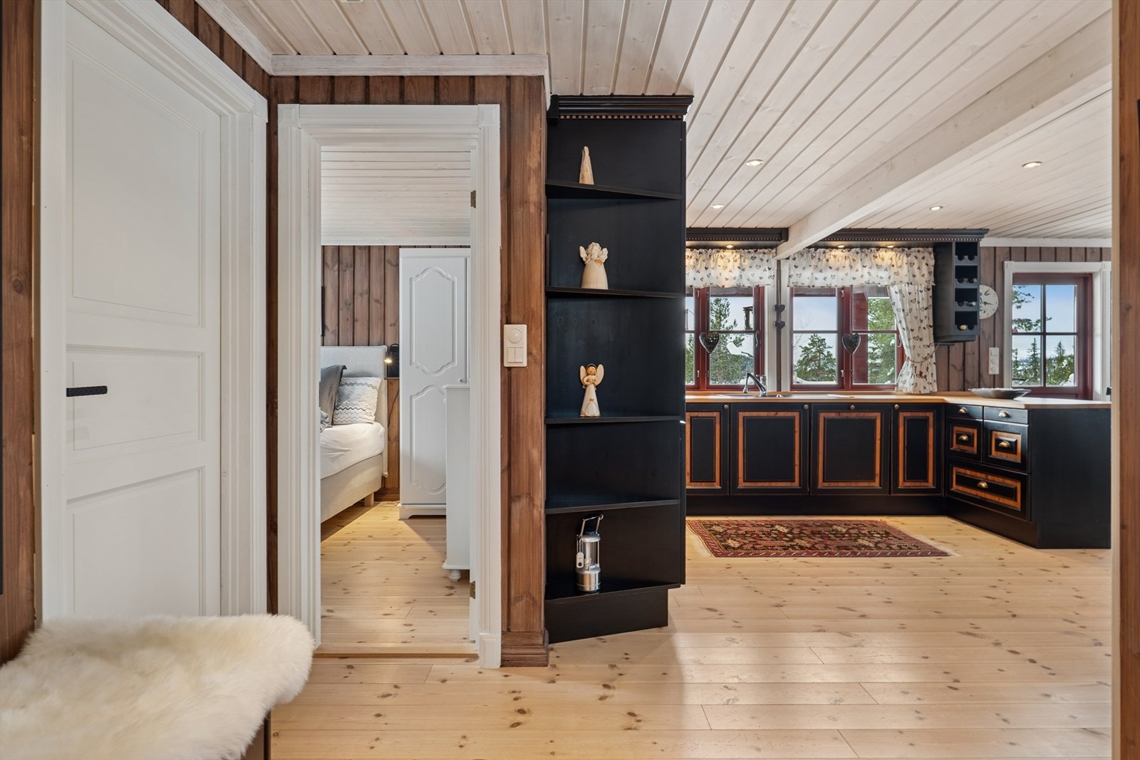 Fin entré med garderobe. Galleribilde
