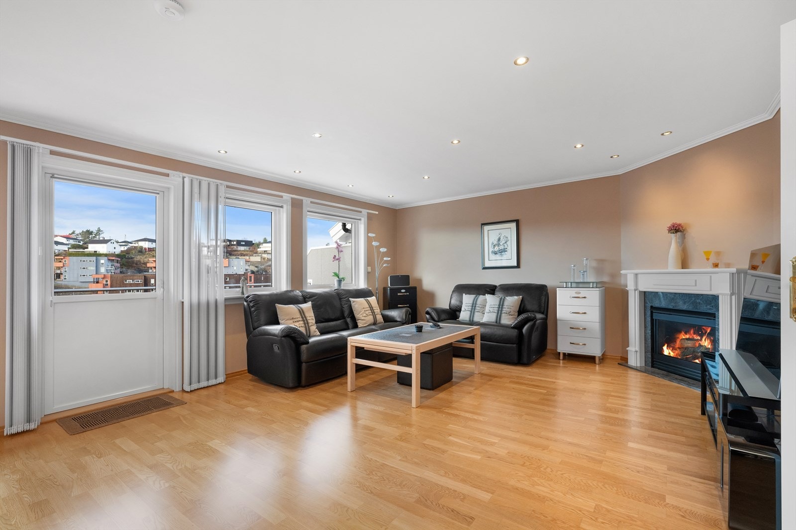 Huset er gjennomgående pent og innbydende med delikate farge,- og materialvalg. Galleribilde