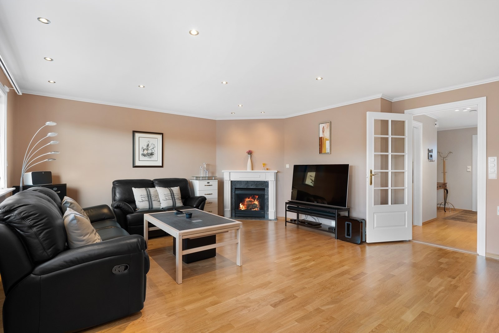 Oppvarming via gasspeis, som både ser flott ut, og varmer godt Galleribilde