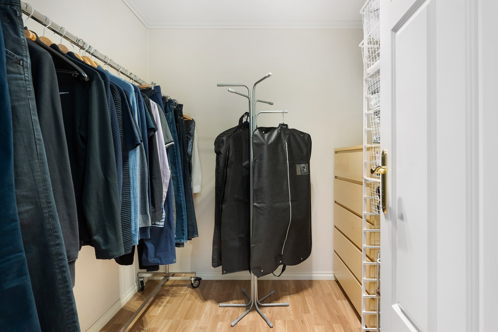 Garderobe i tilknytning til vaskerom Galleribilde
