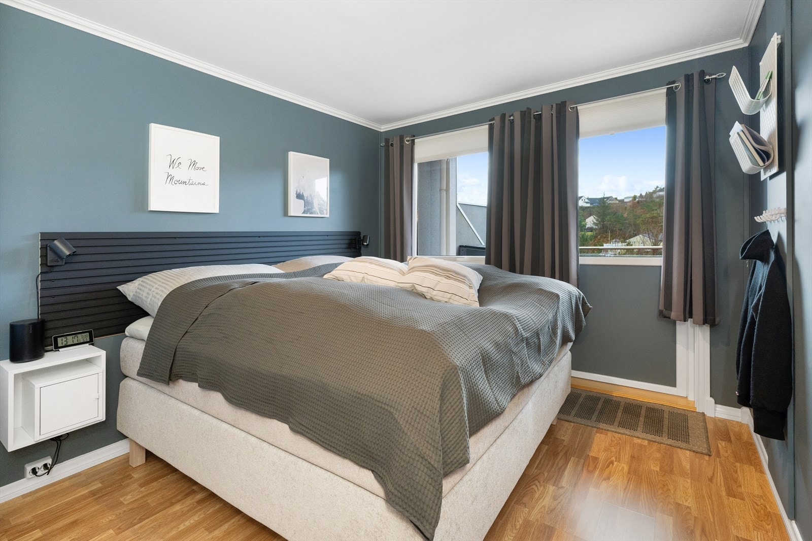 Flott soverom med direkte utgang til terrasse. Galleribilde