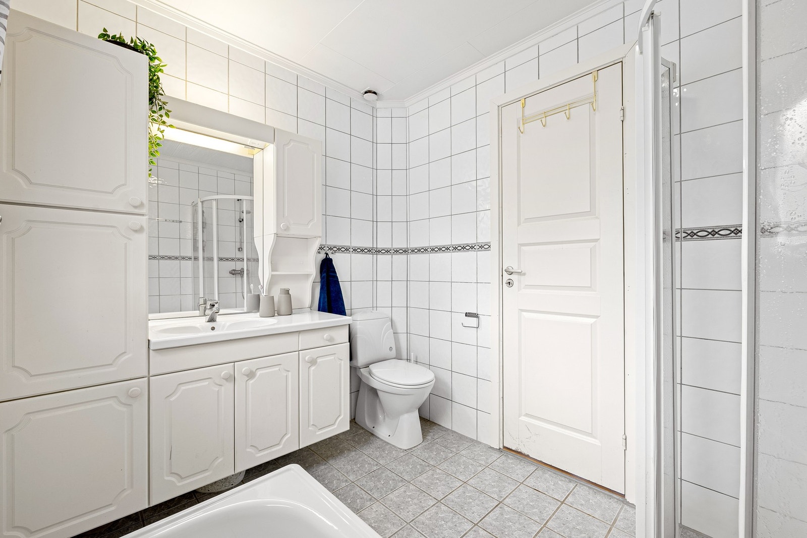 Helfliset bad på 5,4 kvm. Galleribilde