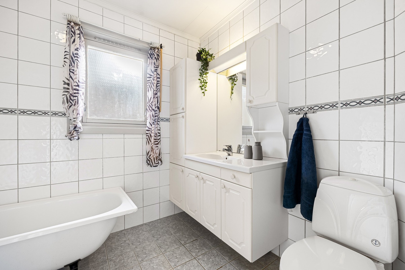 Utstyrt med badekar. Galleribilde