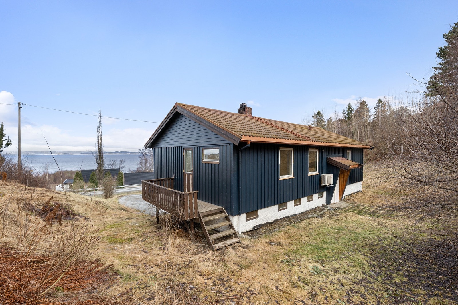 Flott enebolig i Vikhammer med tomt på 1445 kvm. Galleribilde