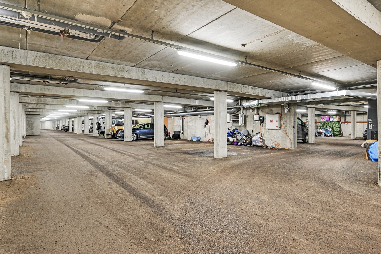 Det medfølger biloppstillingsplass i garasjen Galleribilde