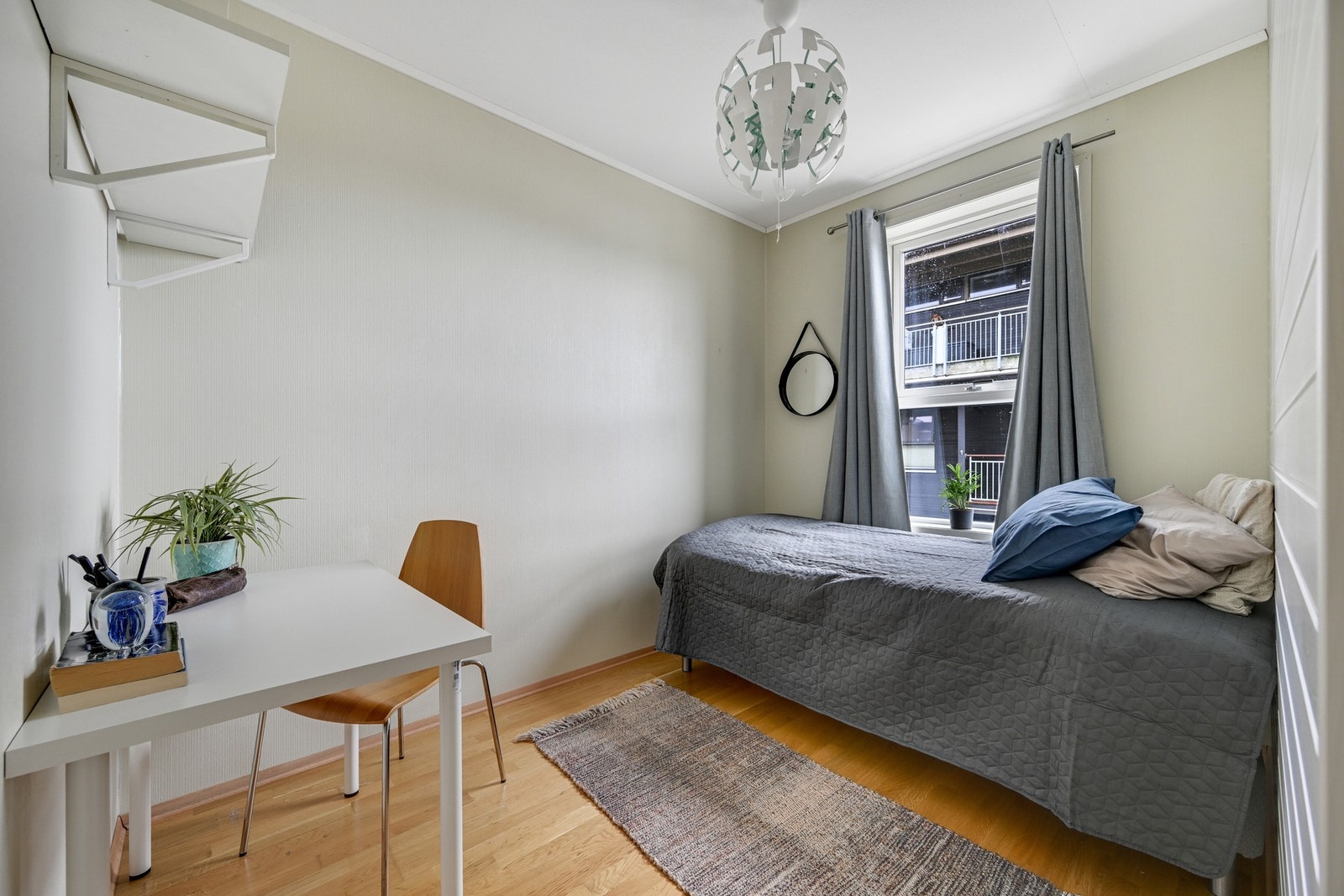 Videre er det 2 mindre soverom i denne etasjen Galleribilde