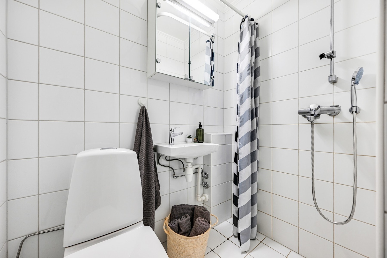 Boligens andre bad ligger i 3. etasje Galleribilde