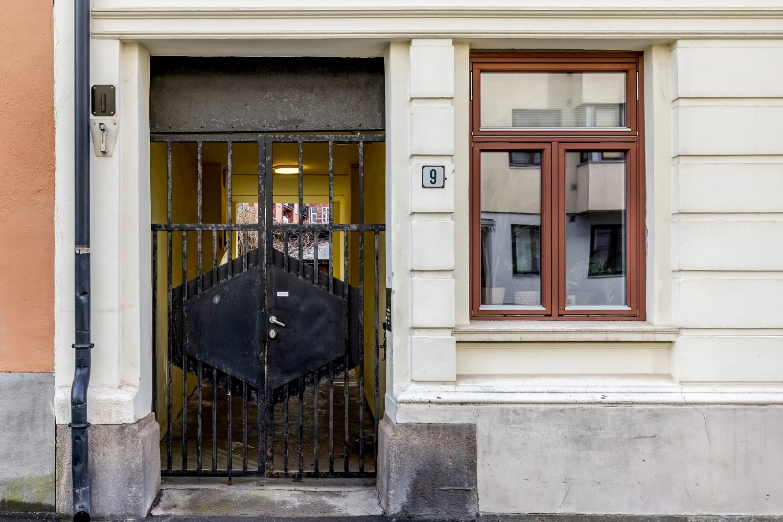 Inngangspartiet til Islands Gate 9. Galleribilde