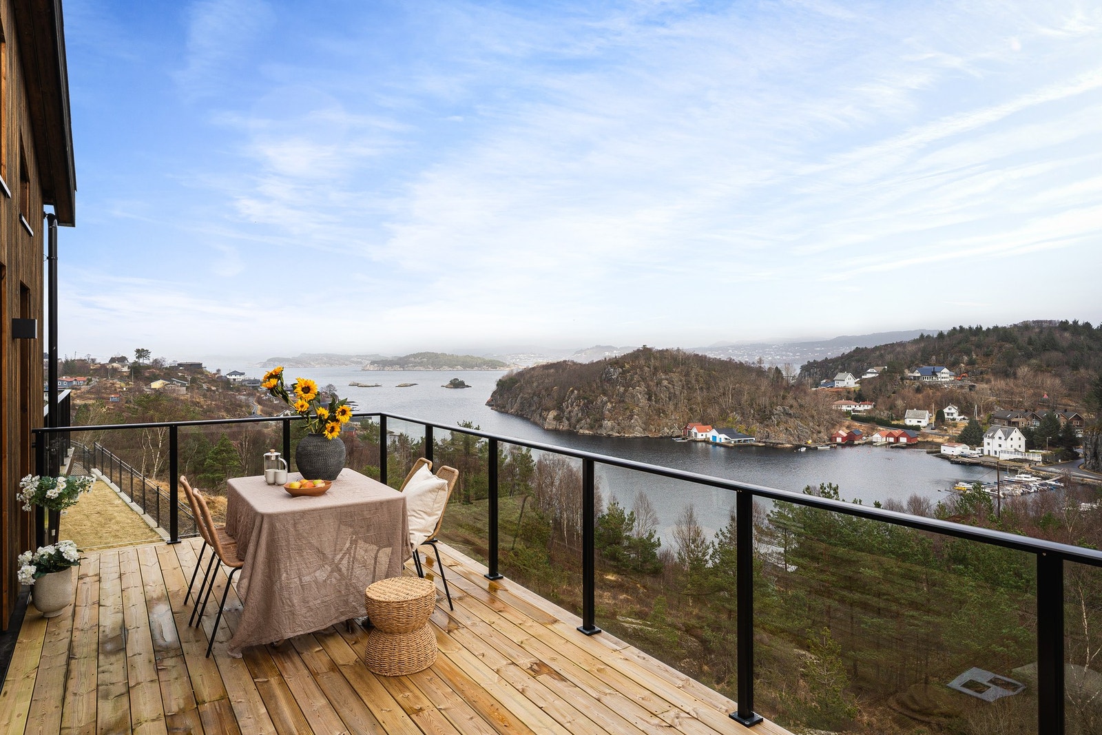 Et rålekkert, helt nytt rekkehus med vakker utsikt. Galleribilde