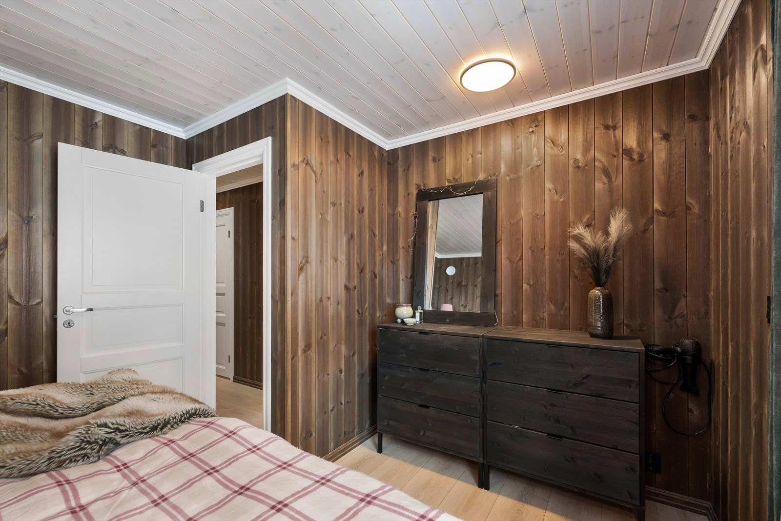 God plass til skap og oppbevaring! Galleribilde