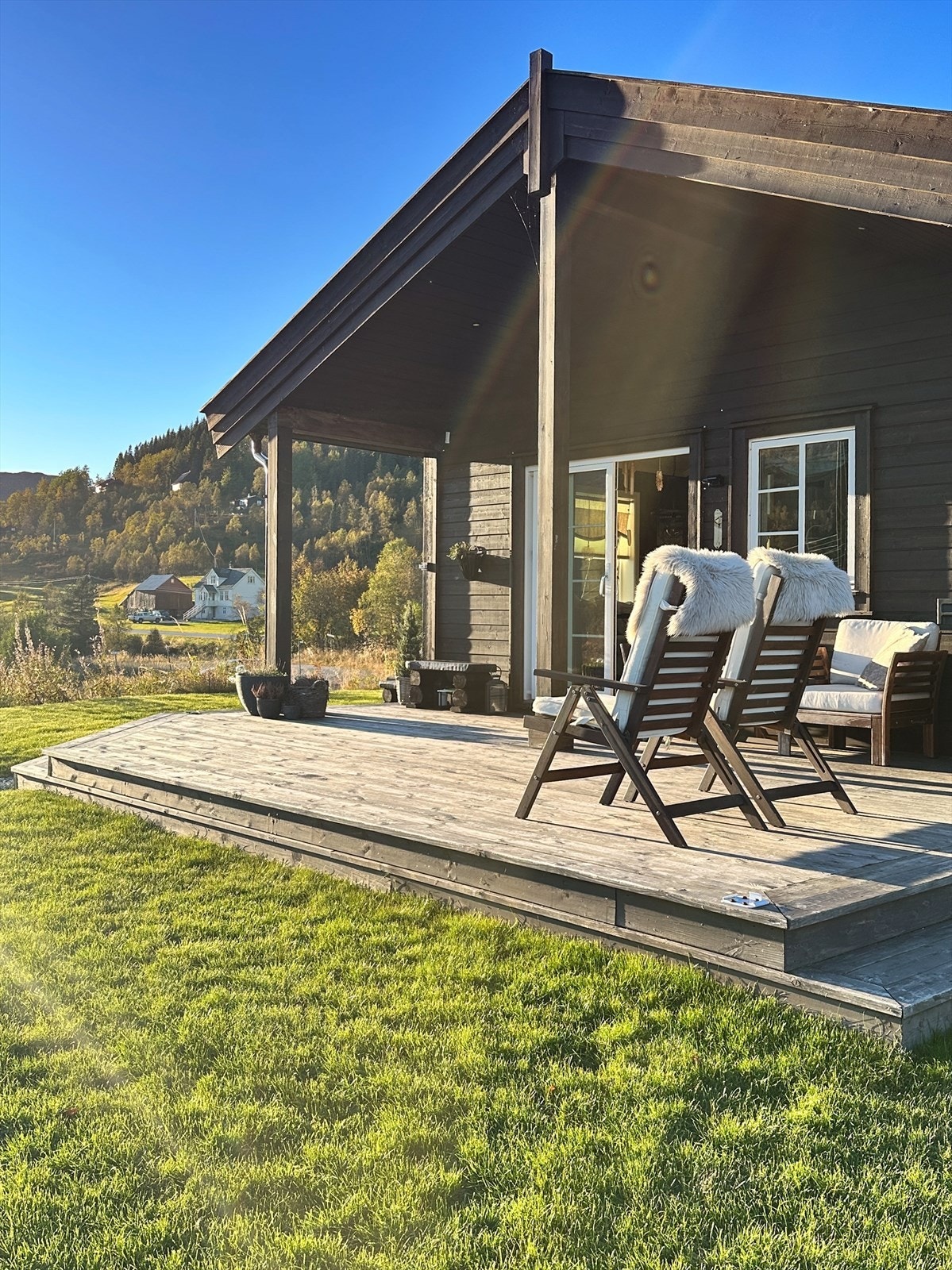 Bildet er tatt av selger om sommeren. Galleribilde