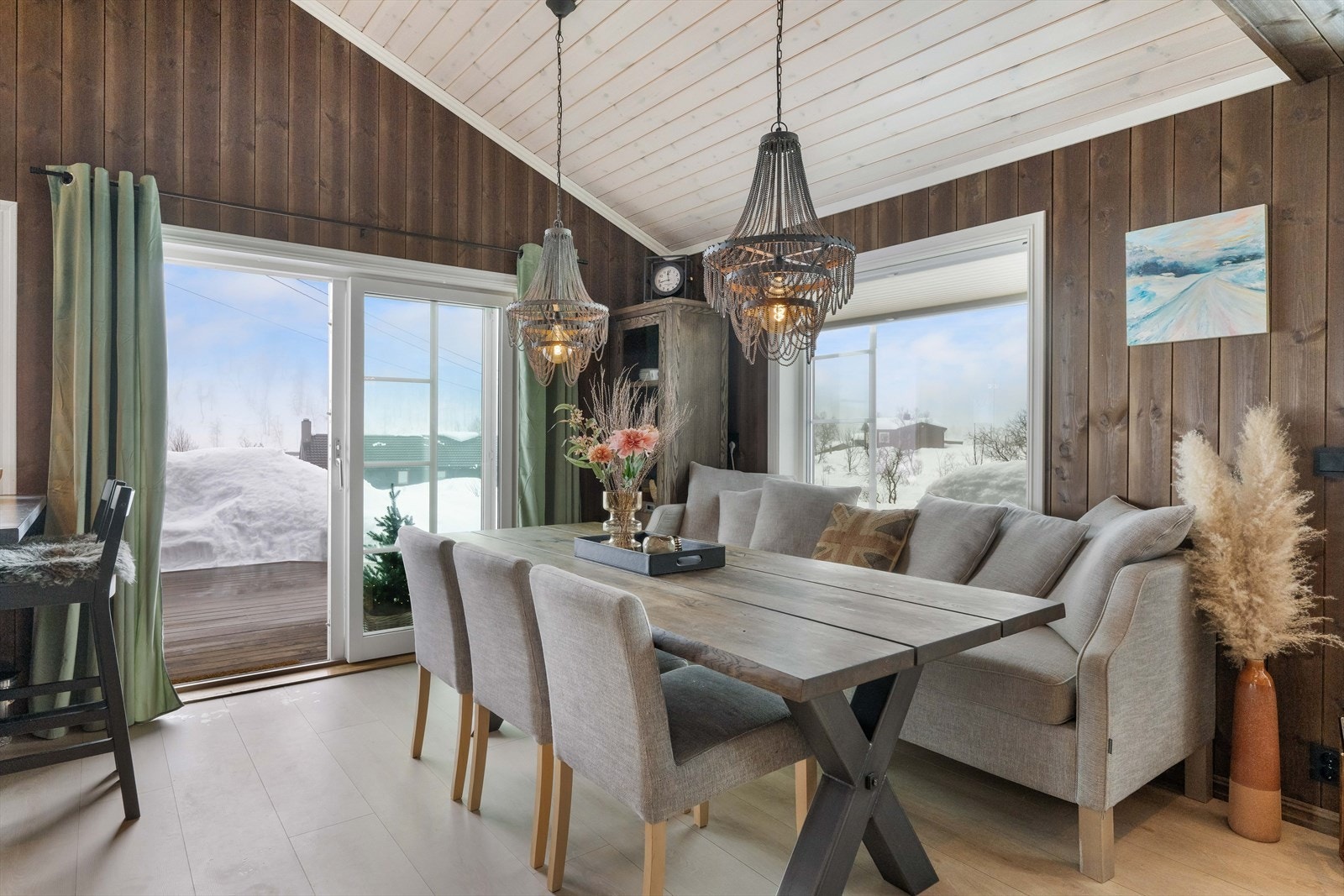 Spiseområde med utgang til terasse Galleribilde