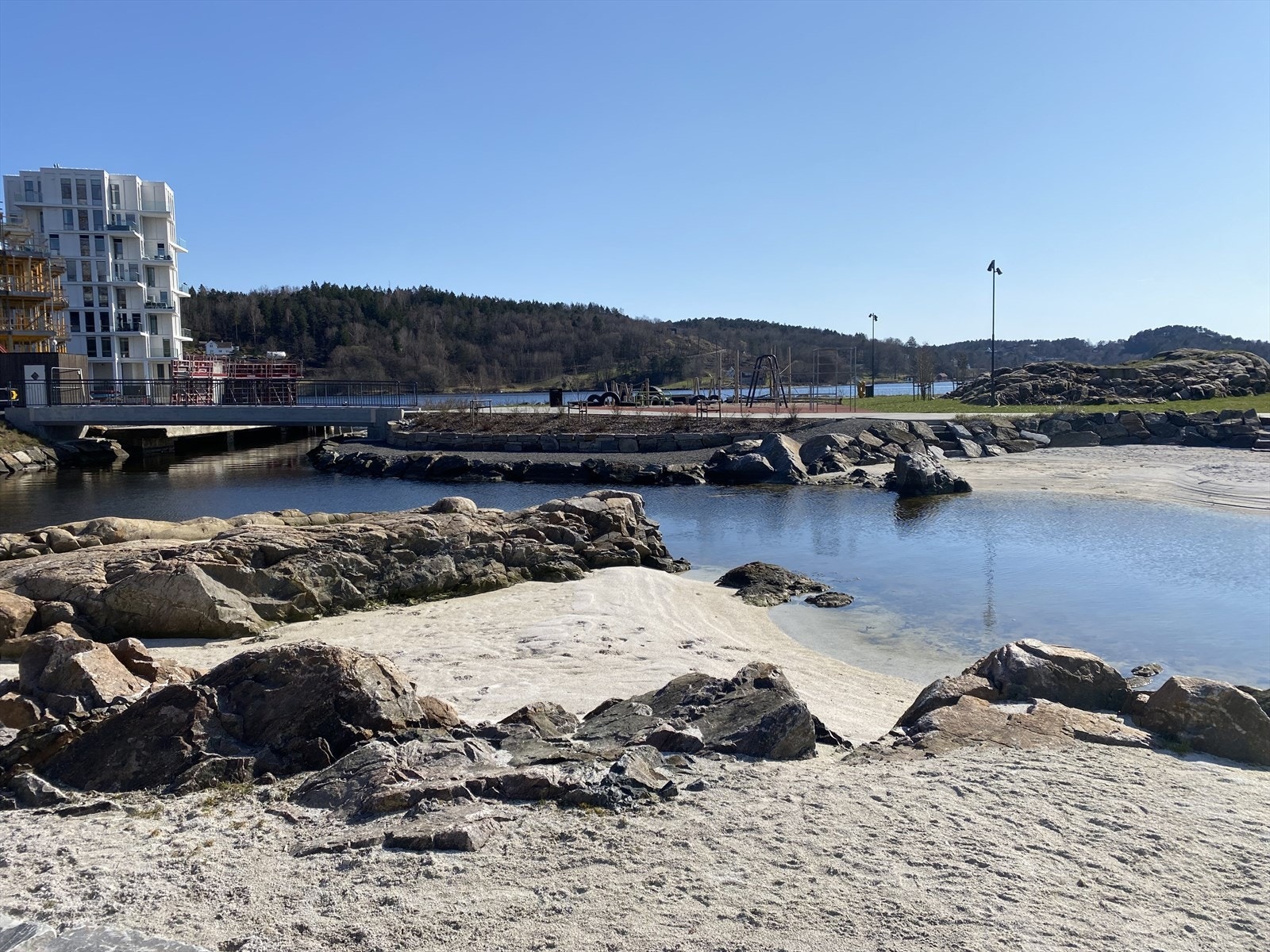 Fantastiske Løkholmen med sine flotte bademuligheter Galleribilde