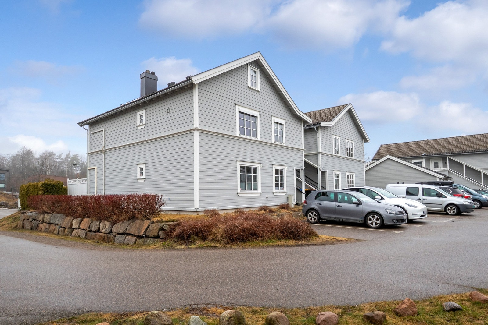Eiendommen ligger i et stille, rolig og barnevennlig boligområde på Brekke/Ringshaug i Tønsberg kommune. Galleribilde