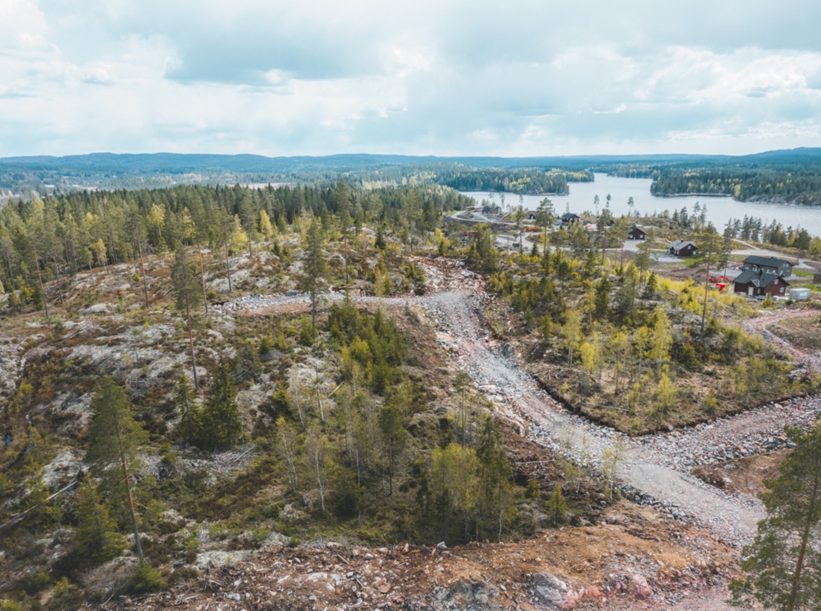 Dronefoto over tomteområdet Galleribilde