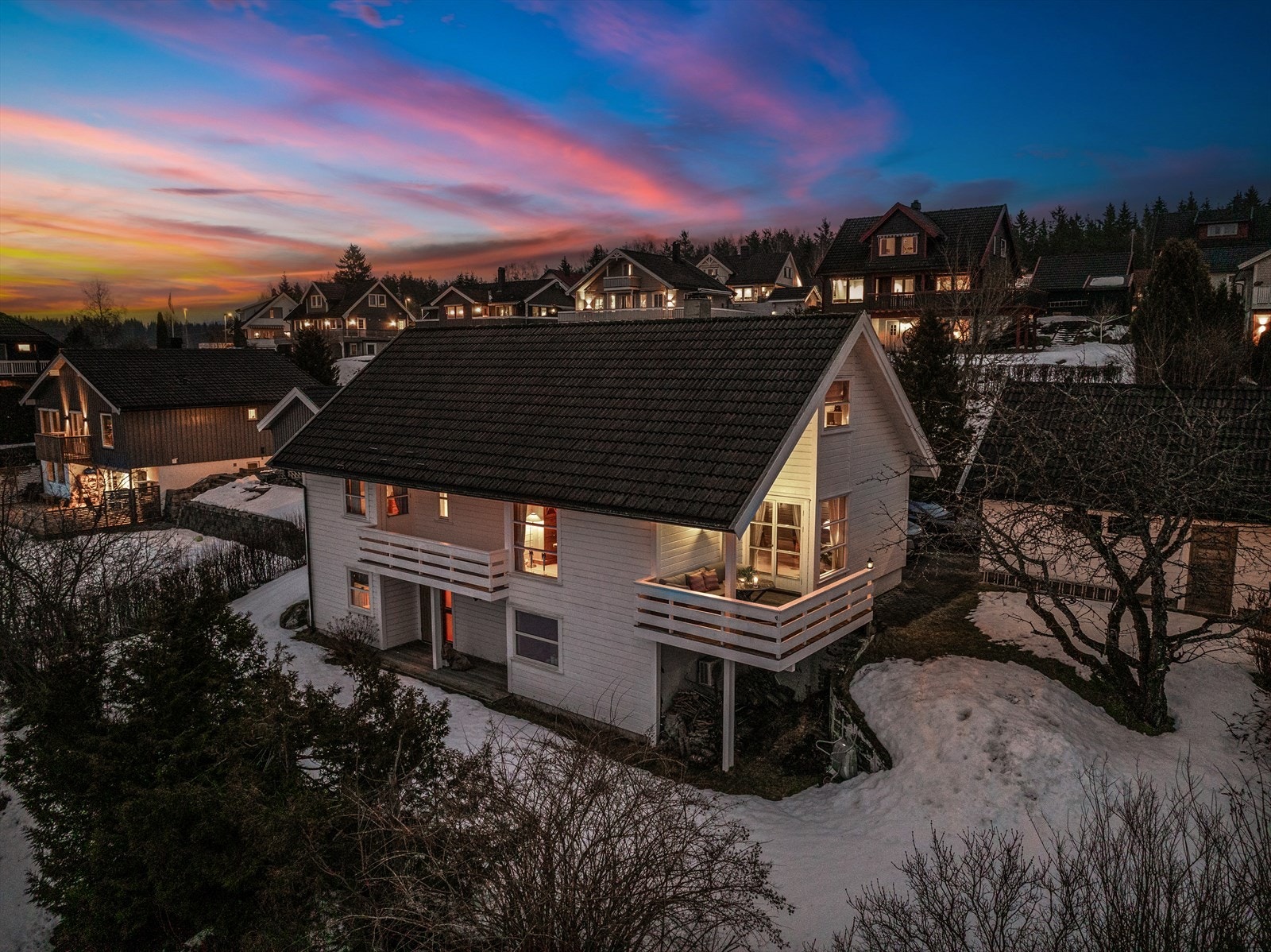 Eiendomsmegler 1 v/Jonas Lundby har den store gleden av å presentere Liene 16! Foto: Hege Leren Galleribilde