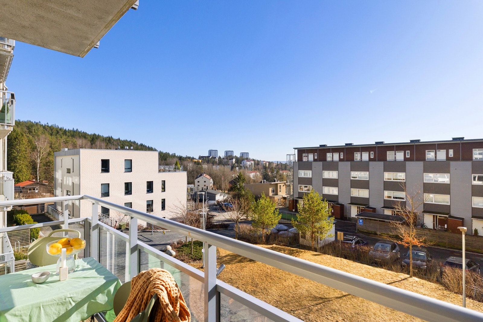Balkongen er perfekt for både rolige morgener og lange sommerkvelder. Galleribilde