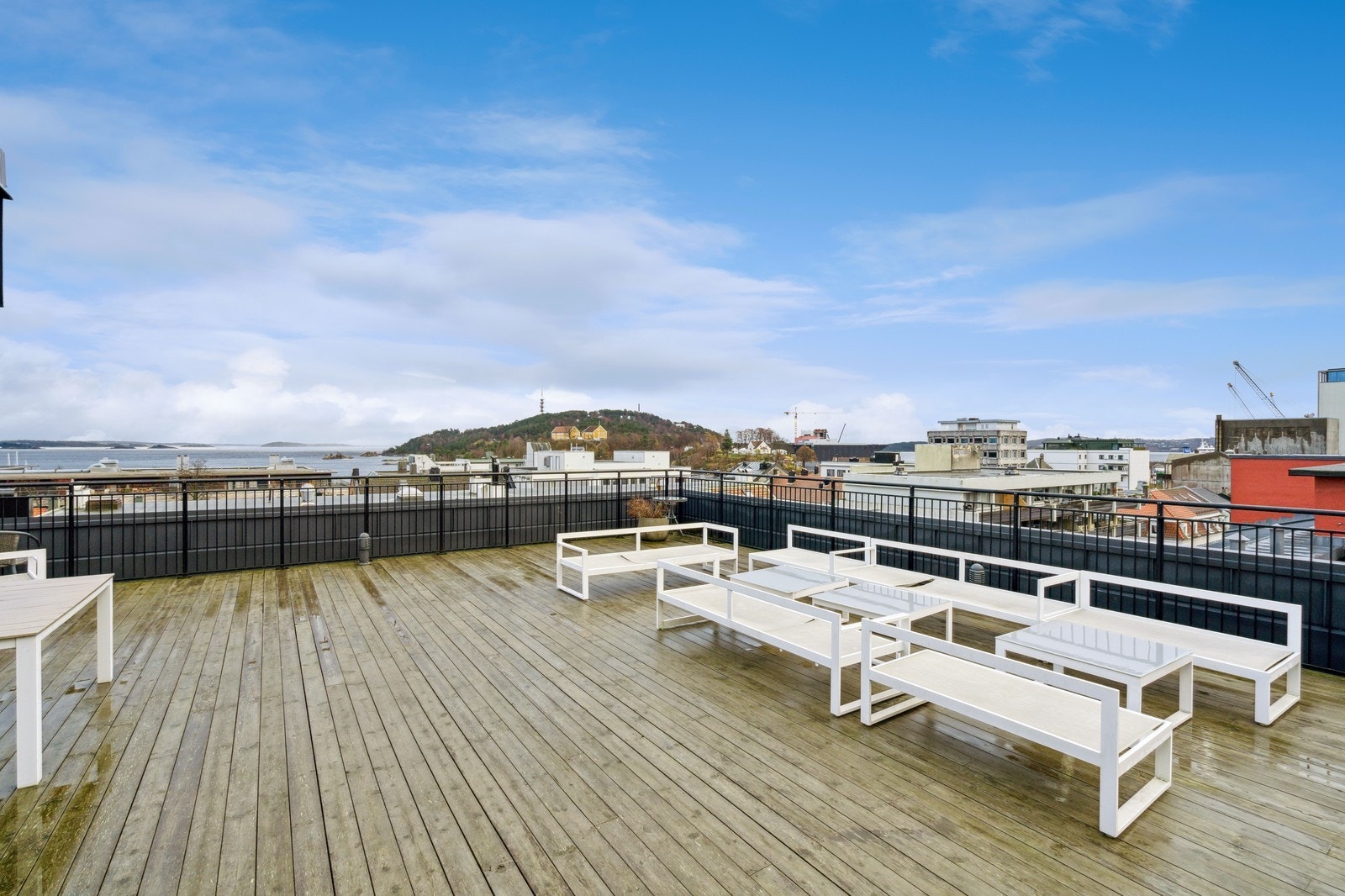 Bygget har flere flotte fellesarealer. Takterrasse. Galleribilde