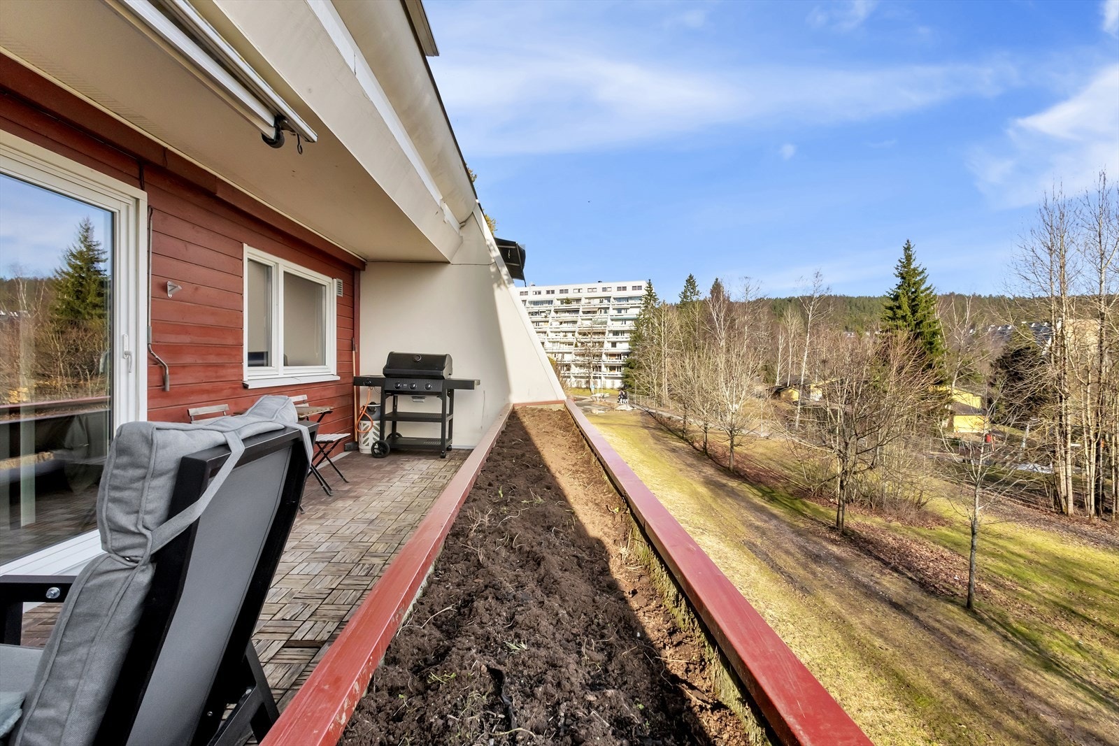 Her har du gode muligheter for beplantning i det store blomsterbeddet. Galleribilde