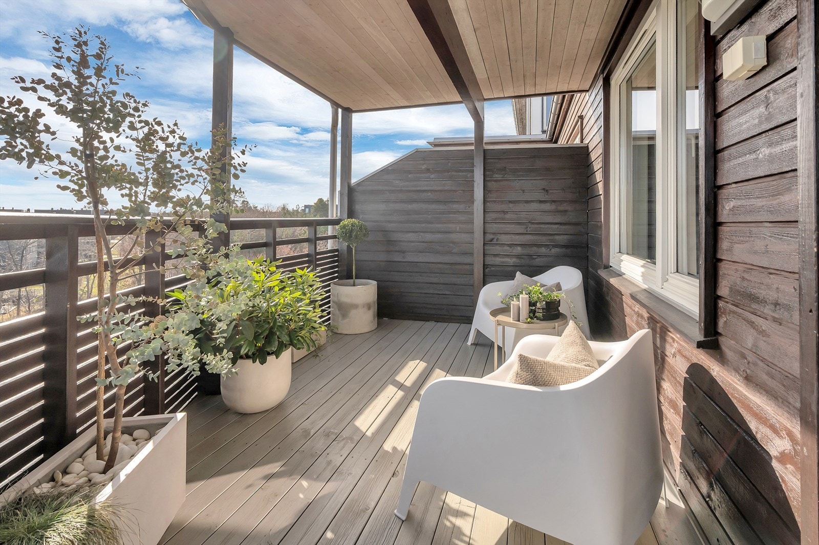 God plass til ute møblement. Galleribilde